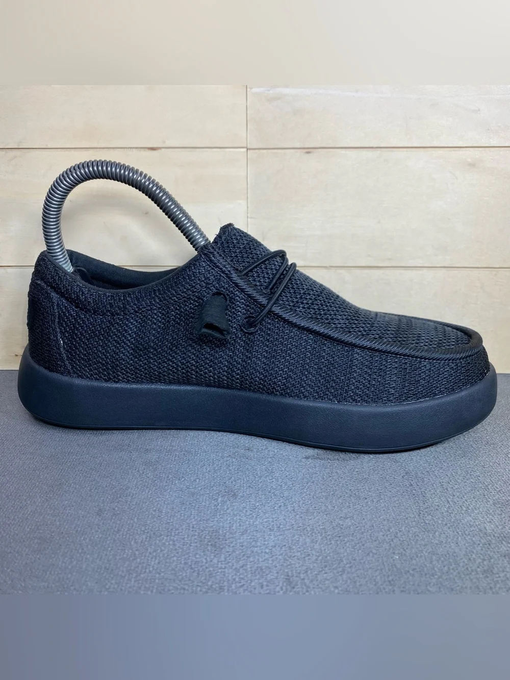 Volcom Chill Slip Resistant Loafers Black Women's Size 6 Shoes W Slip-Ons